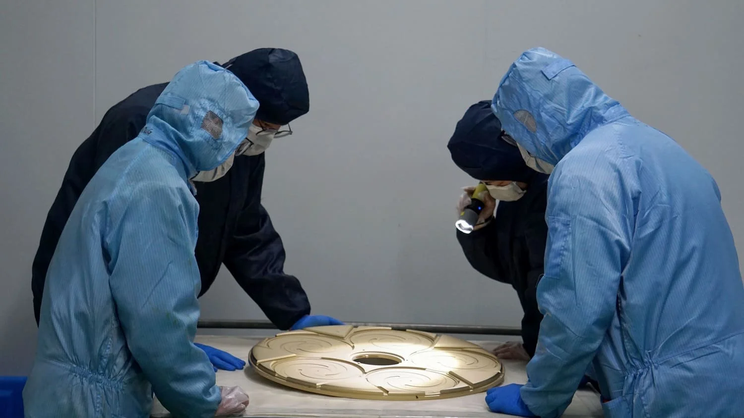 Bienvenidos a los clientes para visitar la fábrica de procesos de recubrimiento SIC/ Epitaxy de Veteksemicon